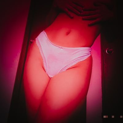 Sweetieaddicted's profile picture. Ven y diviertete conmigo, te aseguro que será excitante 💦. Sigueme en mis redes para ver mi contenido 🔞, te espero allí. 🔥 https://t.co/NIdk6KR2W6