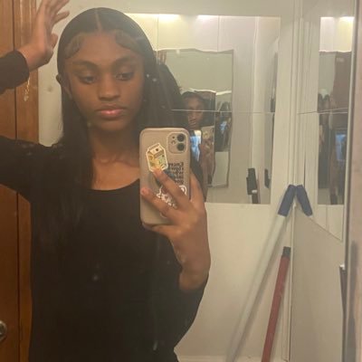 thatsdes_'s profile picture. .