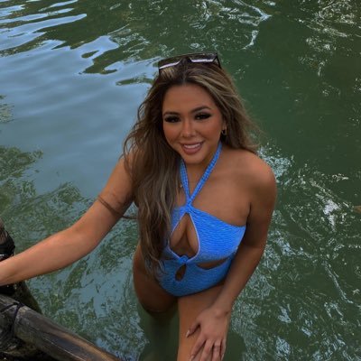 MonicaBorja9812's profile picture. 