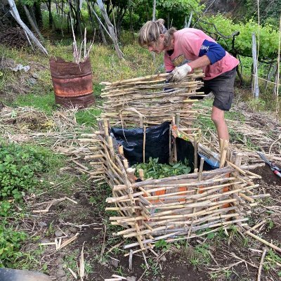 Dutch subsistence farmer on Madeira. Former medical journalist (30+ years). Proud spreader of misinformation. Owns a scythe, mainly for agricultural means.