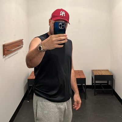 yxntzxn's profile picture. 🇵🇷 Un poco recostado, amigable y entre otros adjetivos. Mis pensamientos y más.