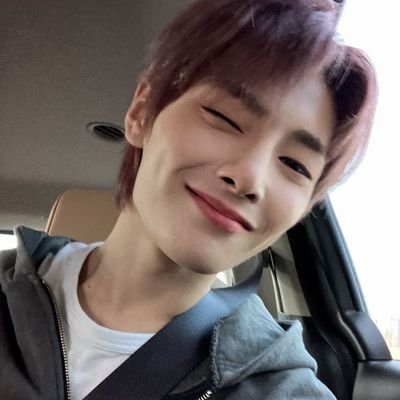 she/her
top 1 jeongin stan
stray kids, bts, enha, txt, xikers, p1h, itzy, exo, svt, trendz, ateez aimes, oneus, xdh 🩵!!!