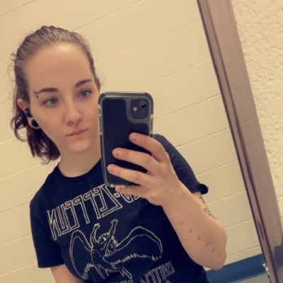 RTHgoboom's profile picture. new twitch streamer I’m here for memes and games