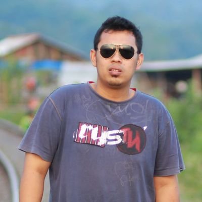 yoga_gemboel's profile picture. The Father of georgeous child Daneswara |  teaching | drumming | music | cooking | basketball | laugh your world | @StandUpSALATIGA | yogaswara.25@gmail.com