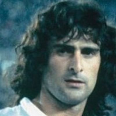 Jedi y valencianista. A veces corro. De vez en cuando me paso por los Juzgados.