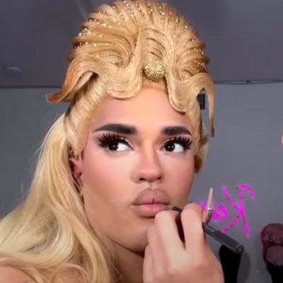 *vidoes of loosey laduca and nina bo nina brown pointing*  cunty lesbian