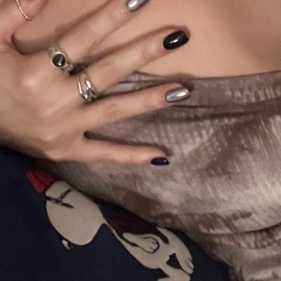 男 27 女 22