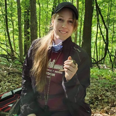 Ph.D. student who would absolutely love to subscribe to bird facts. 
Studies  brood parasitism interactions and egg color in wild songbirds! 🥚🐦‍⬛