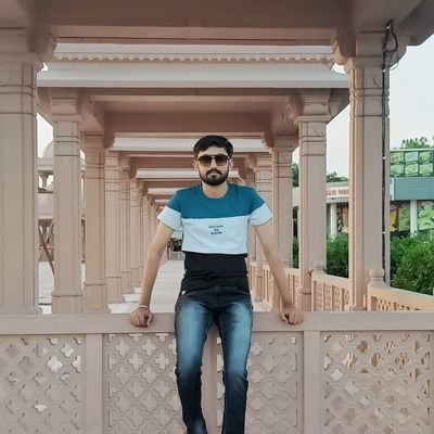 || वीर भोग्य वसुंधरा || श्री कष्टभंजन सदा सहायते || ❖ अधिवक्ता ⚖️
➥ Hindu🚩