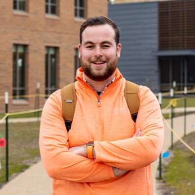 A curious student who likes to tell stories | class of 2024 | write a blog/news with @KenyonCollege | consultant/liaison @KenyonWCC | sports enthusiast🏅