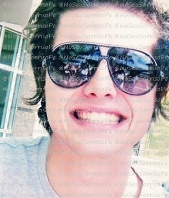 Mesmo depois de conhecer vários e novos sorrisos, o dele ainda é o meu preferido.
Since: 23/03/11