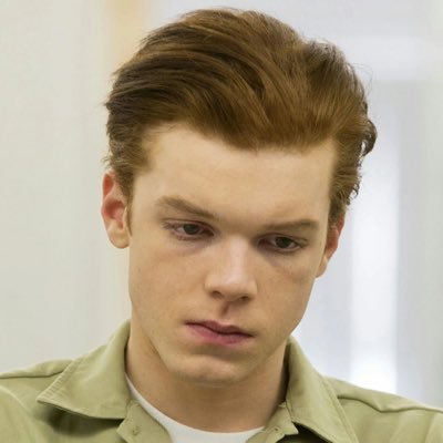 21 y.o. // студентка-медик, которой самой уже нужен врач, причём не один
