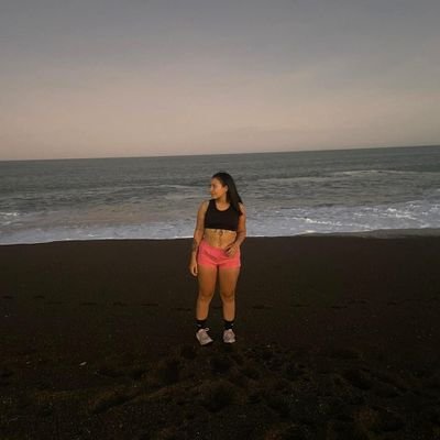 Instagram: @galarzabelen324