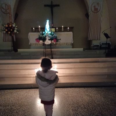 Couvreur Zingueur pour gagner ma vie, catholique pratiquant pour rendre grâce à Dieu 🙏✝️ mon titre le plus glorieux, être le père de ma fille !YouTube d'1 ami