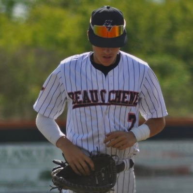 beau chene high 🐊 class of 2024📚1ST/3RD/RHP ⚾️ 6’1