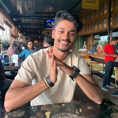 Talk to me about football, music, skies, science, tech and every little thing that makes you happy :)