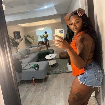 ig @monee.alizee. greensboro📍