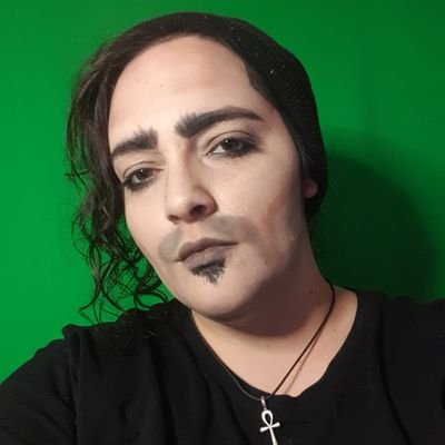 Himbo plays games ⛧ He/They ⛧ Genderqueer ⛧ Lesbian ⛧Drag Muppet Andy Septic ⛧
📧nayrn03@gmail.com