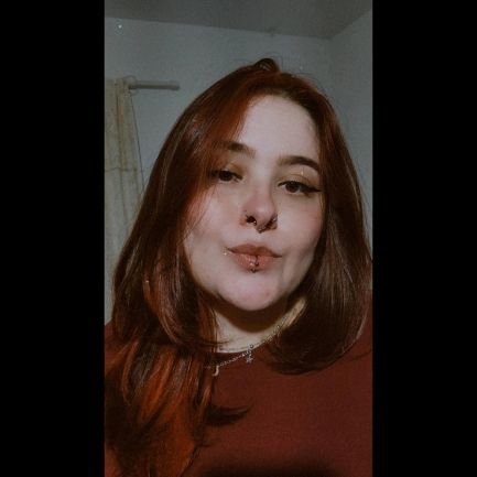 {ela/dela}
tentando escrever um livro, mas vamos ver, né | Leia 'Aurora lunar' no Wattpad