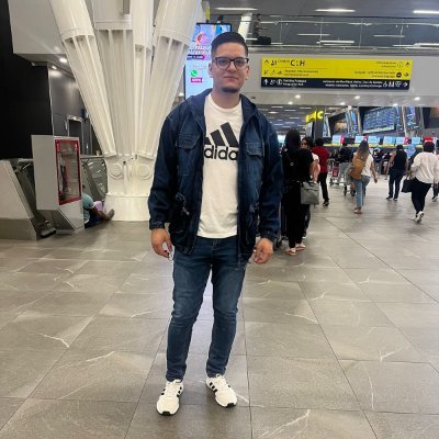 Ingeniero Civil 👷
Venezolano en Chile
Hala Madrid y Nada Mas ⚽