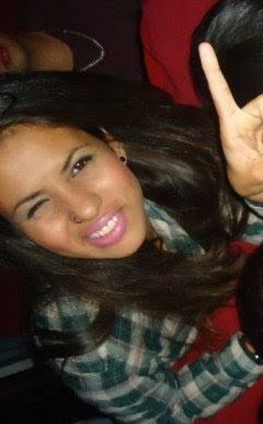 • eu mostro a língua , falo palavrão. eu te protejo, te faço rir, e te entendo. eu falo um monte de besteira e adoro quando me escutam (: