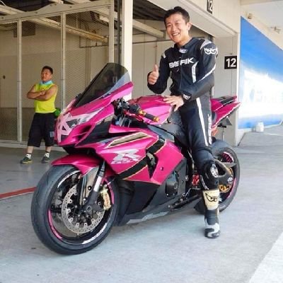 バイクと釣りが好きです。