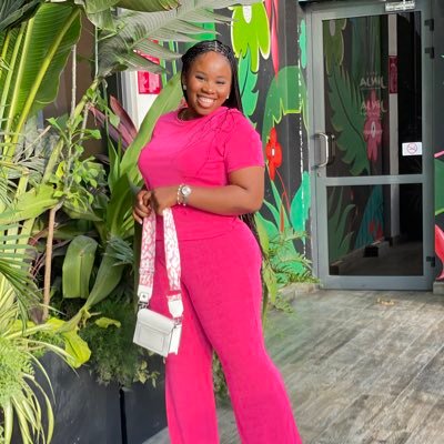 _BAELYNDA's profile picture. Med👩‍🔬
fashion enthusiast
Dress maker😍
Everything else i can be😋