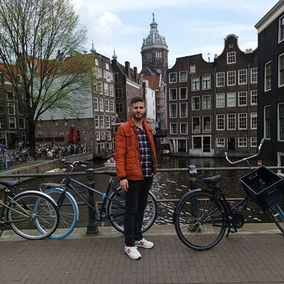 tnahanaslan's profile picture. PhD in economics
