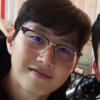 별은 표면 온도가 높을수록 푸른빛을 띈다. 우리는 매 경기마다 더 푸르게 뜨거워진다.