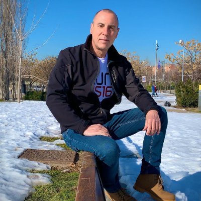 AlexaDan869694's profile picture. Simple and Carefree