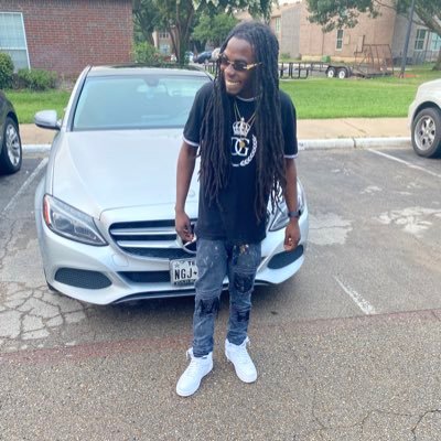 Liil_Louis's profile picture. 