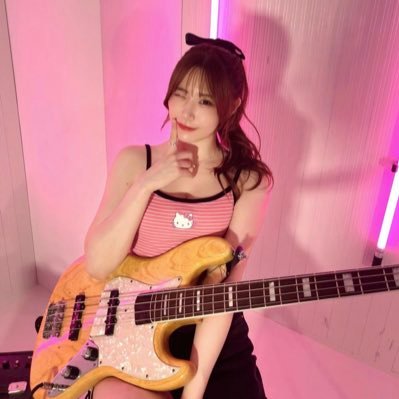 Bassist / YouTube6万人 / 艦これ 公式ガールズバンドC2機関「1MYB」 / Chu's day. ファンマーク→🍎