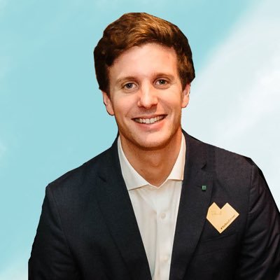 davmat95's profile picture. Director Financiero Grupo 1982