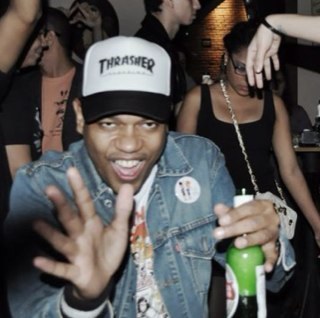 benedito72's profile picture. Armas de fogo o meu corpo não o alcançarão, facas e lanças se quebrarão sem ao meu corpo chegar, cordas e correntes se arrebentarão sem o meu corpo amarrarem.