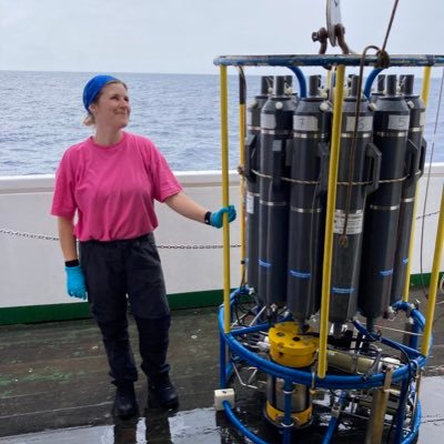 Oceanography & Meteorology 🌊⛈ Me chiflan los idiomas, de programación incluidos 👩💻