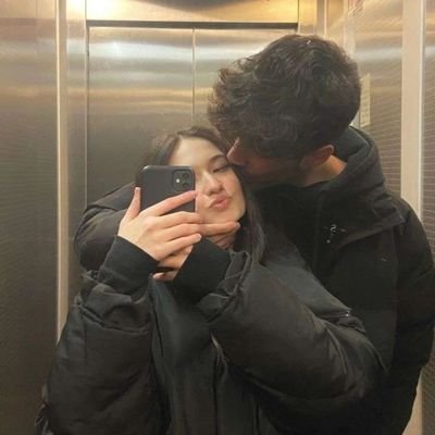 Mirjeta_j's profile picture. 