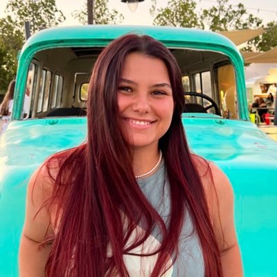 ainoaqb's profile picture. vamos a un concierto?