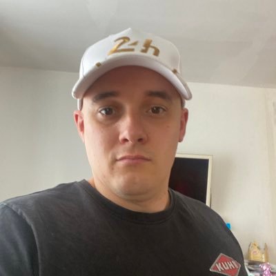 Martinbenj1431's profile picture. 