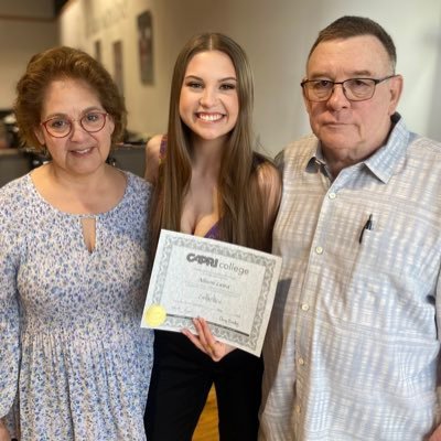 AllieLaird04's profile picture. 