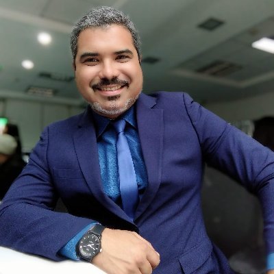 Hijo de @elsanunezm y Miguel| Licenciado Comunicación Social, Locutor, Periodista Deportivo y Aficionado a la comida china| IG: fernandoanunez