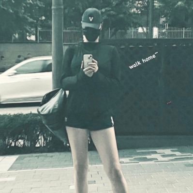 “𝒯𝒽𝑒 𝓌𝑜𝓇𝓁𝒹 𝒶𝓁𝓇𝑒𝒶𝒹𝓎 𝓀𝓃𝑜𝓌𝓈, 𝐼 𝒹𝑜𝓃'𝓉 𝓃𝑒𝑒𝒹 𝓉𝑜 𝑒𝓍𝓅𝓁𝒶𝒾𝓃 𝒽𝑜𝓌 𝒸𝓊𝓉𝑒 𝓎𝑜𝓊 𝒶𝓇𝑒.” #KHS #김혜수 #KIMHYESOO