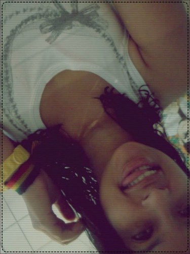 amor é uma ilusão [...] ,,  não vivo disso (y* .