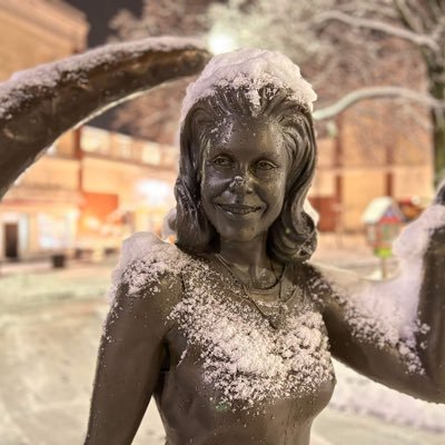 thebuddyl33's profile picture. 