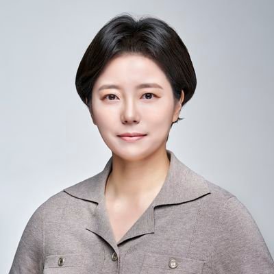 Cybersecurity journalist based in South Korea. Founding editor-in-chief of The Readable.