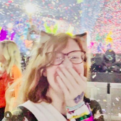 .。.:*.☆ ts defender for life ☆ she/they ☆ taylor grabbed my hand during sparks fly & never dropped it ☆ #1 cassette tape lover ☆ 26 ☆.*:.。.