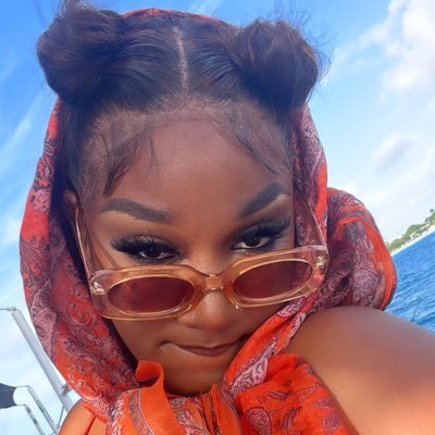 dom_iniquexo's profile picture. Carpe Diem.