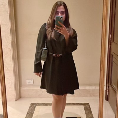 Loony_Xuddy's profile picture. And so she fell. Down the rabbit hole, into paradise.