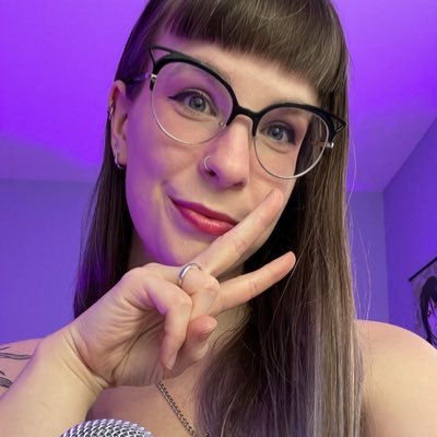 Hi hi, I’m Zoe! Variety streamer/sometimes content creator https://t.co/jUmlmIC4Hx