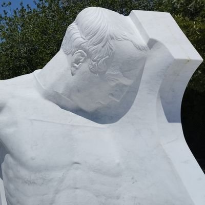 monoparti's profile picture. Lypamai, αλλά αυτό το έχουμε ξαναπεί.