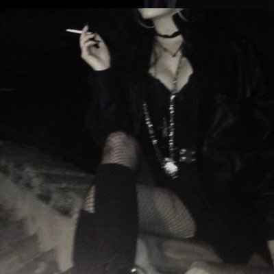 st44rvingg's profile picture. (l)gbt | she/her | 16yo | I follow back 🖤